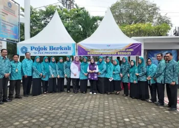 Ular King Kobra Masuk Rumah Warga Desa Pematang Gajah