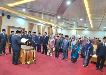 Kakanwil Lantik 12 Pejabat Non Manajerial di Lingkungan Kanwil Kemenag Jambi