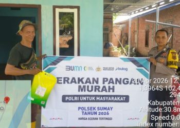 Polsek Sumay Salurkan 2 Ton Beras SPHP dalam Program Gerakan Pangan Murah Polri