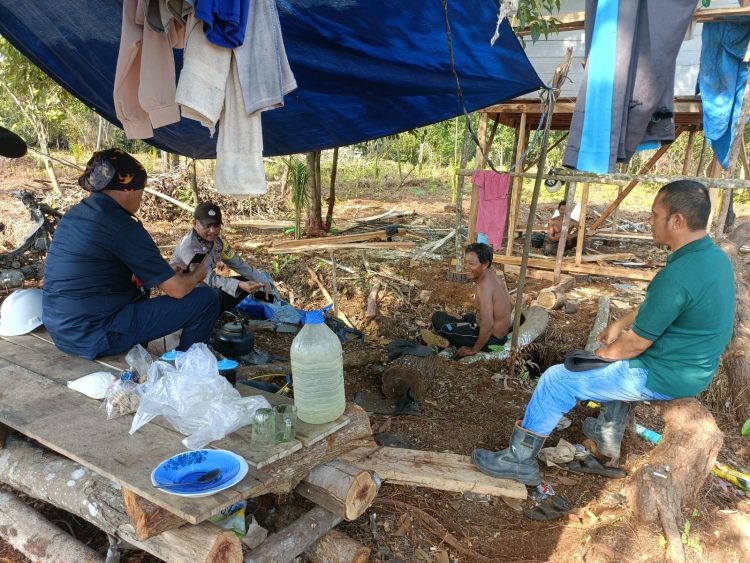 Cegah Karhutla, Bhabinkamtibmas Desa Kelagian Gencarkan Edukasi Humanis ke Warga