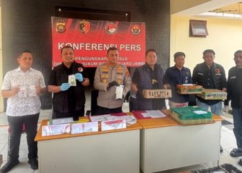 Sigap Tangani Kebakaran, Polsek Tabir Ulu Berhasil Kendalikan Api, Kerugian Capai Rp100 Juta