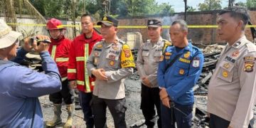 Sigap Tangani Kebakaran, Polsek Tabir Ulu Berhasil Kendalikan Api, Kerugian Capai Rp100 Juta
