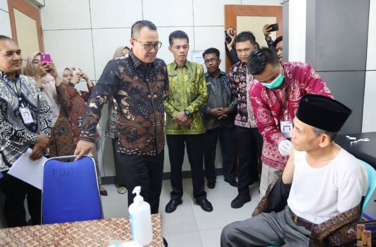Walikota Sungai Penuh Tinjau Kesehatan 128 Jemaah Haji Sungai Penuh