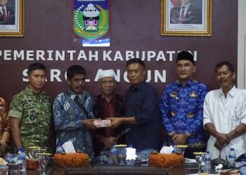 Konflik Warga SAD dan PT PAL Berakhir, Perusahaan Didenda Adat 250 Lembar Kain Per Korban
