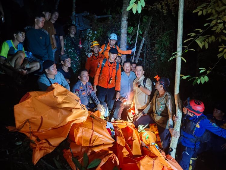 Pemkab Kerinci Lantik 44 Pejabat Struktural dan Fungsional