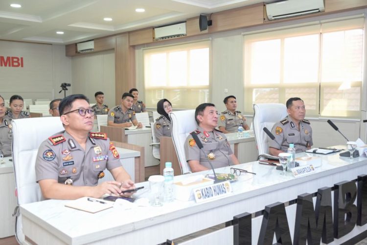 Gubernur Jambi Bersama Walikota dan Wawako Tinjau Pelaksanaan TKA di SMPN 7 Kota Jambi