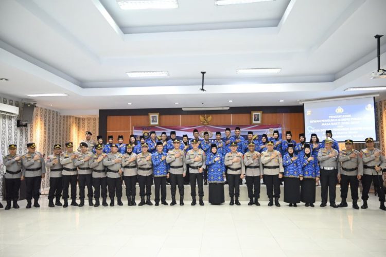 Gubernur Jambi Bersama Walikota dan Wawako Tinjau Pelaksanaan TKA di SMPN 7 Kota Jambi