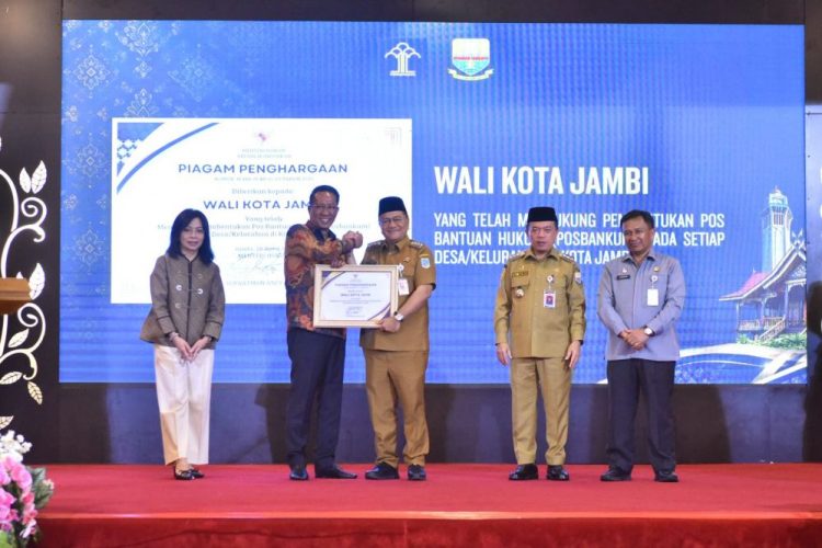Dukung Program Pangan Murah: Polsek Rimbo Ulu Ambil Beras SPHP di Bulog