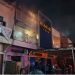 Tiga Karyawan Lompat dari Lantai Dua Saat Ruko Percetakan di Jambi Terbakar