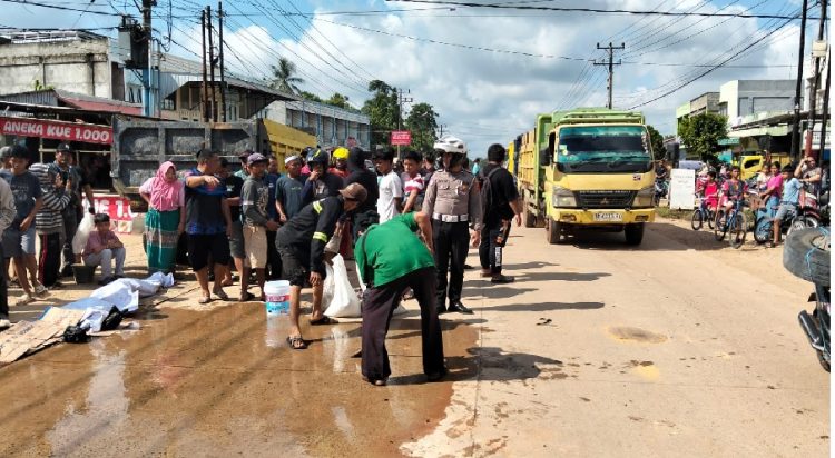 Satu Keluarga di Muaro Jambi Tewas Terlindas Truk Usai Tabrak Mobil