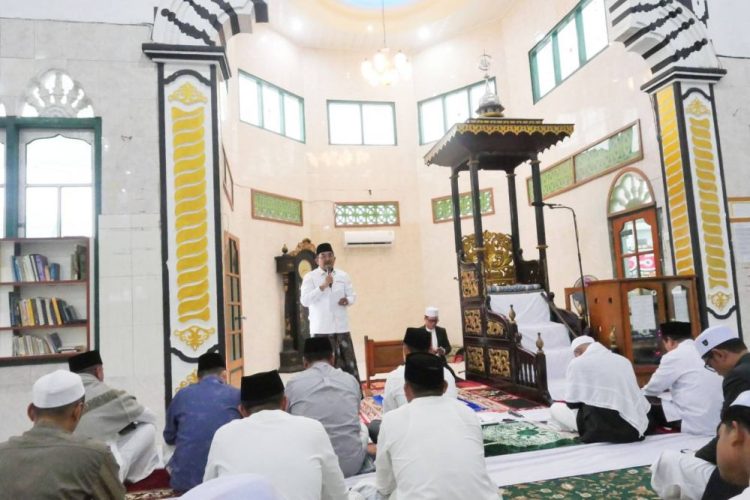 Bupati dan Wakil Bupati Tanjab Barat Salat Iduladha 1447 H di Ponpes Al Baqiyatush Shalihat