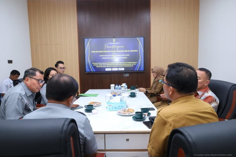 Kakanwil Kemenkum Jambi Teken Perjanjian Pinjam Pakai BMN Bersama Pemkab Sarolangun untuk Layanan Keimigrasian