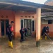 Brimob Polda Jambi Turut Bersihkan Rumah Warga pasca Banjir di Muaro Jambi dan Salurkan Bantuan