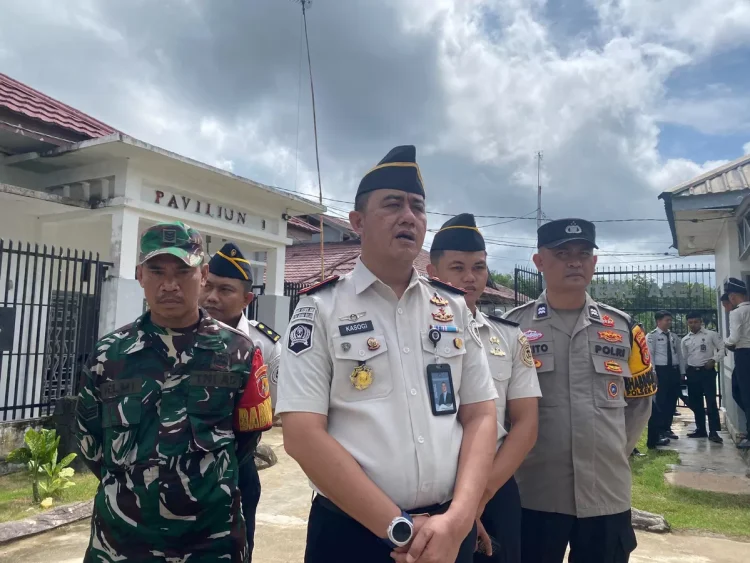 Jumat Berkah di Samsat Kota Jambi, Bagikan Makanan Gratis untuk Wajib Pajak