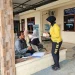 Jumat Berkah di Samsat Kota Jambi, Bagikan Makanan Gratis untuk Wajib Pajak