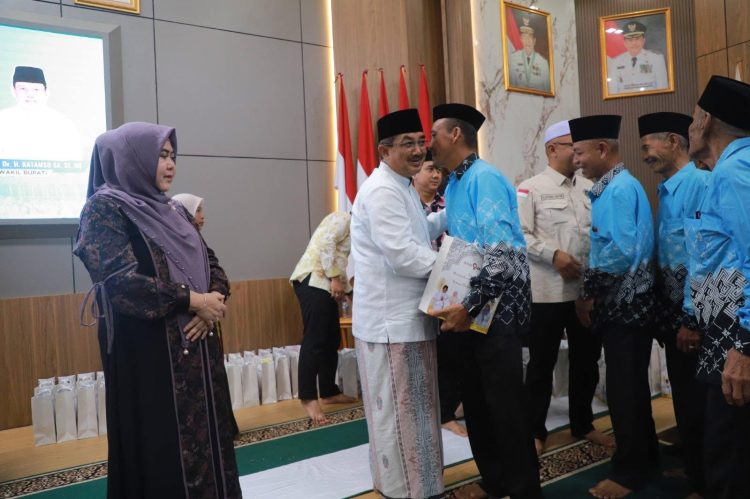 Bupati Anwar Sadat Lepas 376 Calon Jemaah Haji Tanjab Barat 2026, Titip Doa untuk Daerah dan Tuan Guru