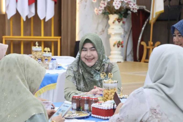 Hj Fadhilah Sadat Gelar Open House Iduladha, Hangatkan Silaturahmi dengan PKK dan Warga