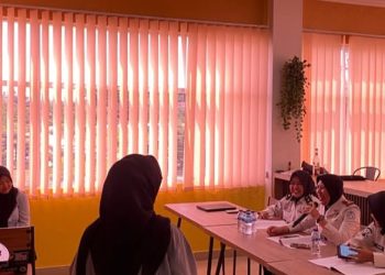 Peserta Magang Batch II Kementerian Ketenagakerjaan melaksanakan kegiatan Presentasi Laporan Inovasi di Lapas Perempuan Kelas II B Jambi