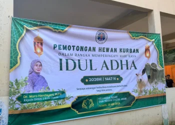 Keluarga Besar SMKN 2 Kota Jambi Berqurban 4 Ekor Sapi, Wujud Kebersamaan dan Kepedulian Sosial