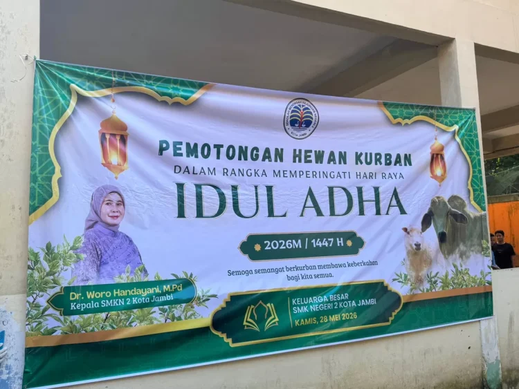 Keluarga Besar SMKN 2 Kota Jambi Berqurban 4 Ekor Sapi, Wujud Kebersamaan dan Kepedulian Sosial