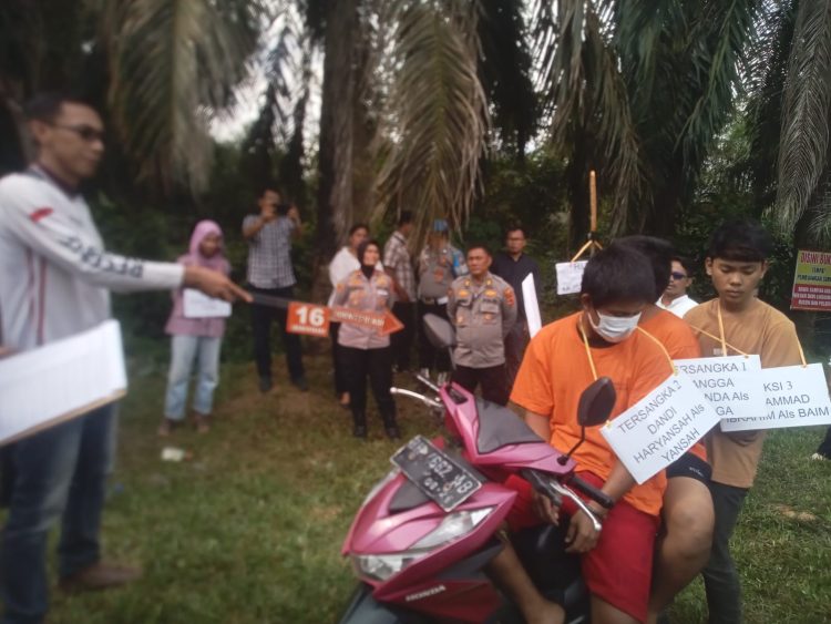 Polsek Kota Baru Melakukan Rekontruksi Kasus Pembunuhan di Pinang Merah Kecamatan Alam Barajo Kota Jambi