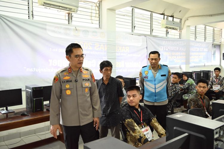 Kapolda Jambi Tinjau Langsung Tes Akademik Taruna dan Taruni Akpol Tahun Anggaran 2026 di Kampus Unama Tehok