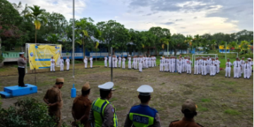 Kasat Lantas Polres Tanjabbar Pimpin Upacara di SMKN 2 Tanjabbar, Edukasi Pentingnya Tertib Berlalu Lintas bagi Pelajar