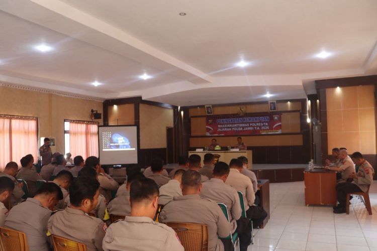 Ditbinmas Polda Jambi Lakukan Pembinaan dan Evaluasi Bhabinkamtibmas di Polres Sarolangun