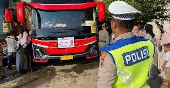 Polres Tebo Kawal Keberangkatan 119 Calon Jamaah Haji Kloter 24 Kabupaten Tebo