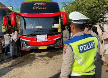 Polres Tebo Kawal Keberangkatan 119 Calon Jamaah Haji Kloter 24 Kabupaten Tebo