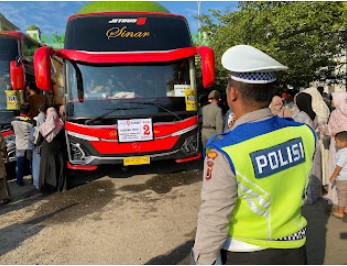 Polres Tebo Kawal Keberangkatan 119 Calon Jamaah Haji Kloter 24 Kabupaten Tebo