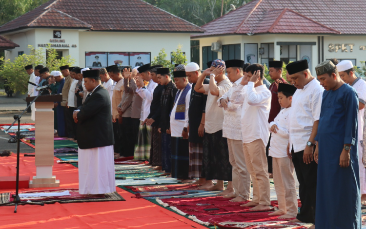 Polda Jambi Gelar Shalat Idul Adha 1447 H dan Sembelih 22 Hewan Kurban