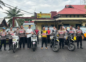 Tingkatkan Pelayanan Publik, Polres Muaro Jambi Gelar Pemasangan Serentak Stiker Layanan 110 pada Kendaraan Dinas dan Operasional
