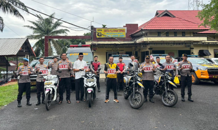 Tingkatkan Pelayanan Publik, Polres Muaro Jambi Gelar Pemasangan Serentak Stiker Layanan 110 pada Kendaraan Dinas dan Operasional