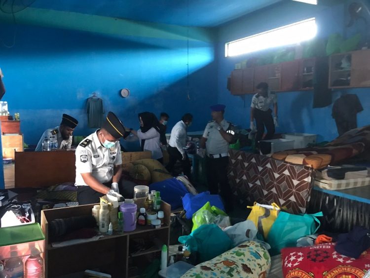Razia Mendadak di Lapas Muara Sabak, Petugas Sita Benda Berbahaya dan Tegaskan Zero Halinar