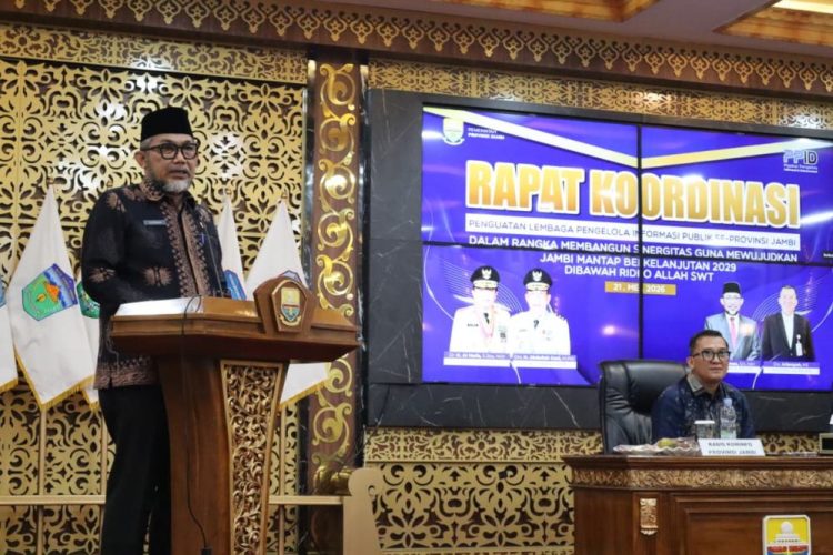 Gubernur Al Haris Lepas Jamaah Calon Haji Kloter Terakhir BTH 25