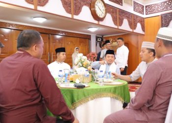 Gelar Sholat Ied di Masjid Agung Al-Falah, Gubernur Al Haris: Idul Adha Momentum Menumbuhkan Semangat Pengorbanan dan Kasih Sayang