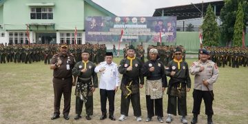 Gubernur Al Haris Lepas Jamaah Calon Haji Kloter Terakhir BTH 25