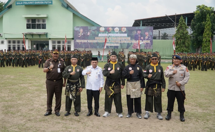 Gubernur Al Haris Lepas Jamaah Calon Haji Kloter Terakhir BTH 25