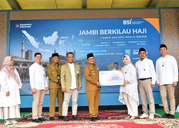 Maulana Luncurkan Program Jambi Berkilau Haji, Ribuan Warga Padati Tabligh Akbar Ustadz Hilman Fauzi