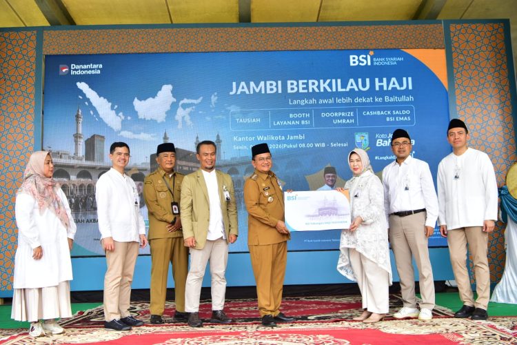 Maulana Luncurkan Program Jambi Berkilau Haji, Ribuan Warga Padati Tabligh Akbar Ustadz Hilman Fauzi