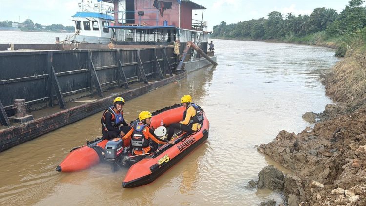 Pemancing Hilang di Sungai Batanghari Jambi, Motor dan HP Ditemukan di Tepi Sungai