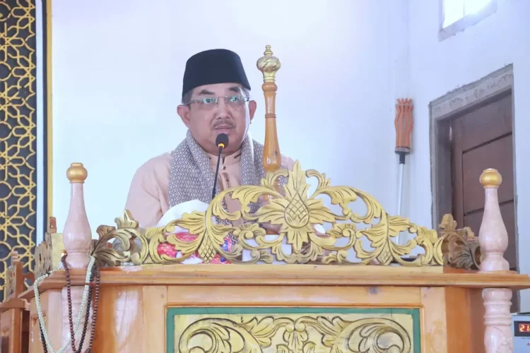 Safari Jumat di Masjid Al Muhajirin Kelurahan Rantau Badak, Bupati Salurkan Langsung Bantuan Pembangunan Masjid dan Santunan kepada Masyarakat