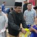 Peringatan 10 Muharram Pemkab Tanjab Barat: Manisnya Senyum Lansia Saat Terima Sembako dari Bupati Anwar Sadat