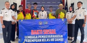 Lapas Perempuan Kelas IIB Jambi Salurkan Bantuan Sosial kepada Warga Sekitar