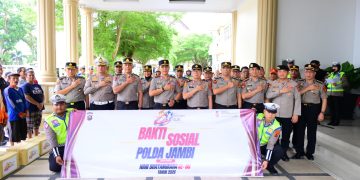 Polda Jambi Salurkan 1.000 Paket Sembako dan Lepas Bantuan Sosial Sambut Hari Bhayangkara ke-80