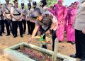 Polres Muaro Jambi Gelar Upacara Ziarah Rombongan di TMP Kusuma Bhakti Sambut Hari Bhayangkara ke-80