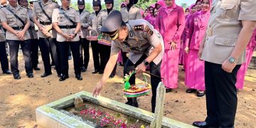 Polres Muaro Jambi Gelar Upacara Ziarah Rombongan di TMP Kusuma Bhakti Sambut Hari Bhayangkara ke-80