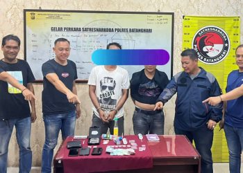 Satresnarkoba Polres Batang Hari Ungkap Kasus Narkotika di Desa Aro, Dua Pria Diamankan