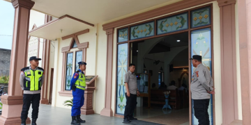 Polres Tanjung Jabung Barat Kawal Ibadah Minggu di Gereja Santo Paulus, Situasi Tetap Aman dan Kondusif